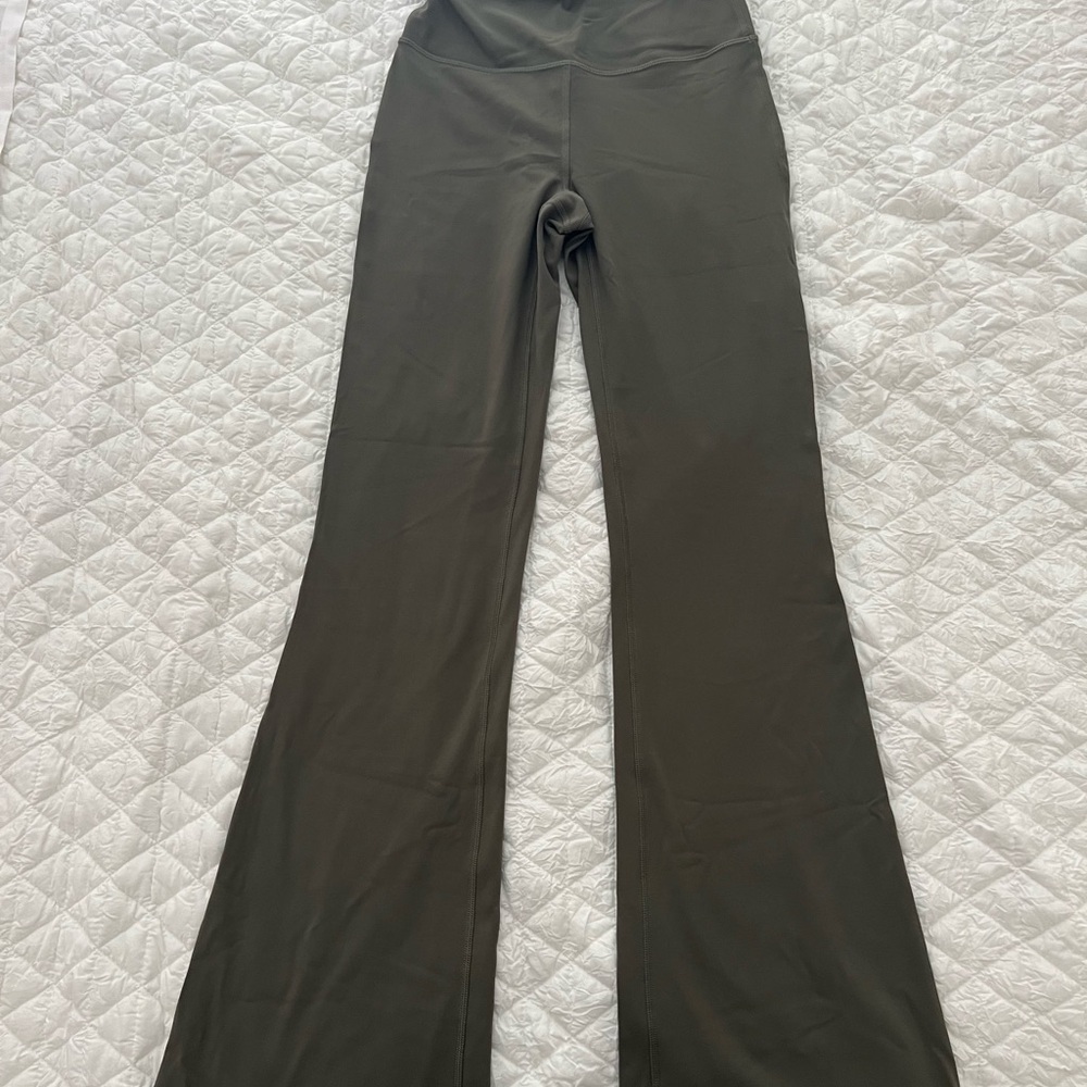 Lululemon Groove Flared leggings size 6